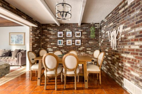 Adorable 4 bedroom home with Pool & more